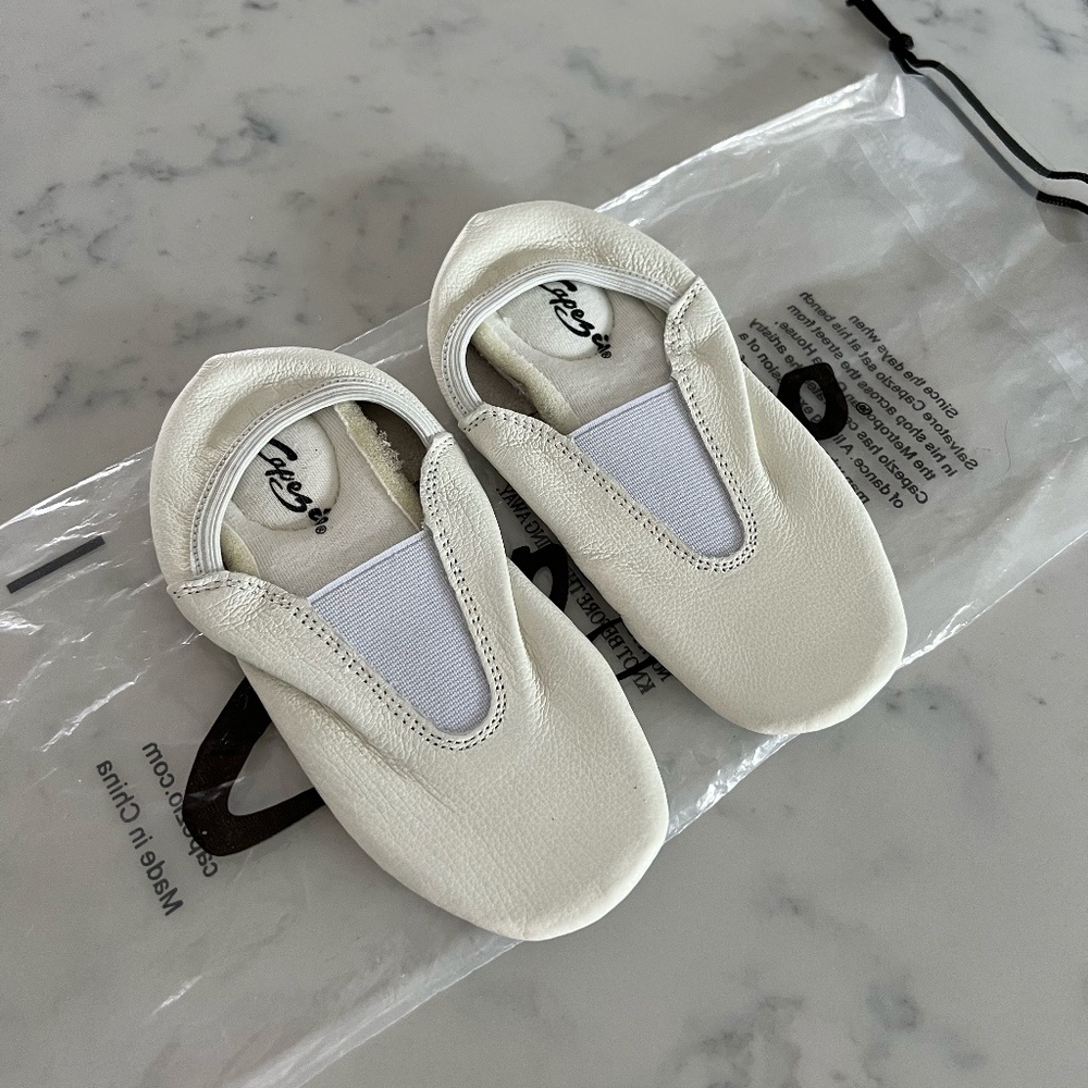 Capezio White Acro Shoes Sz 11